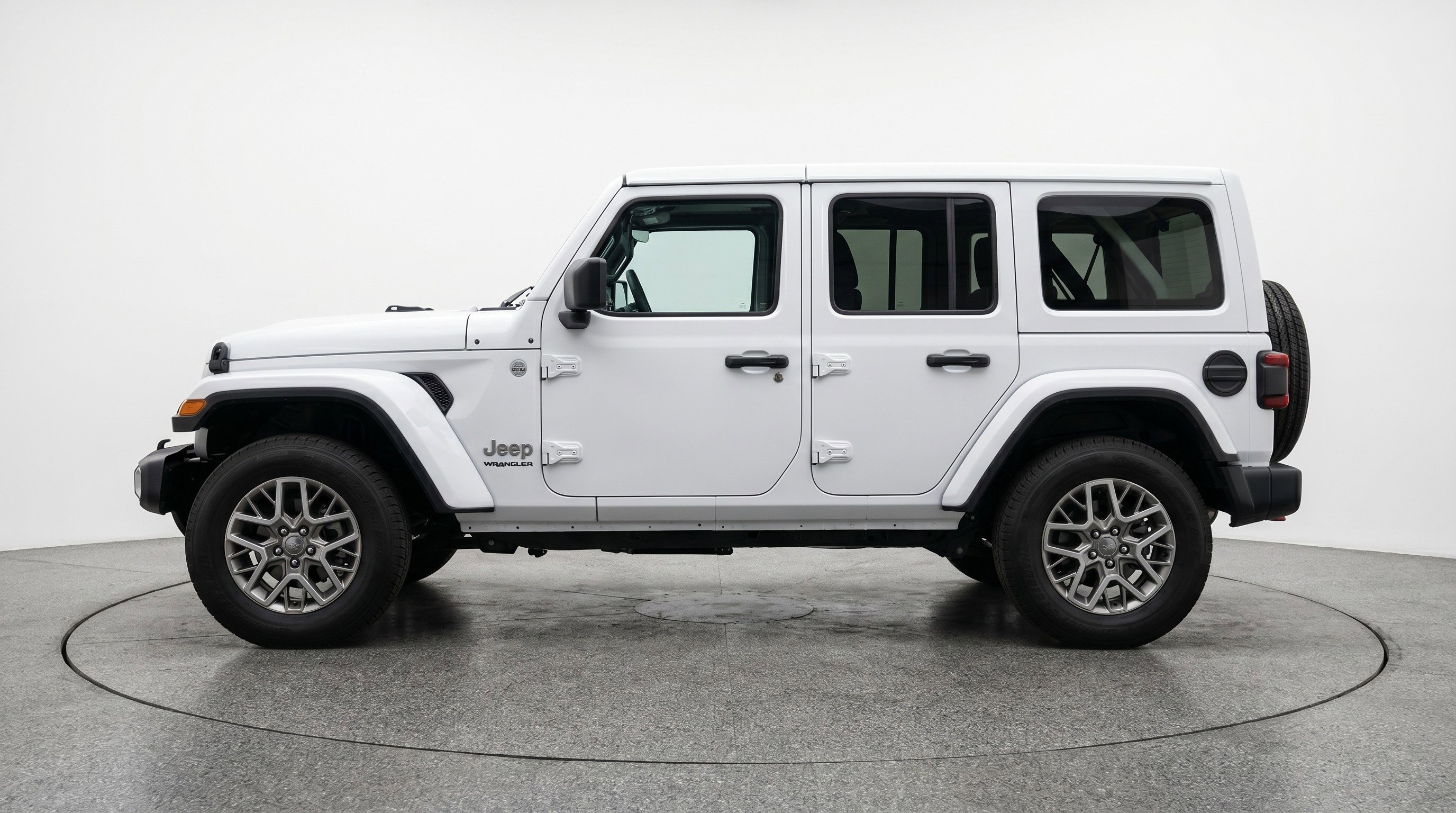 Used 2025 Jeep Wrangler Sahara image 5