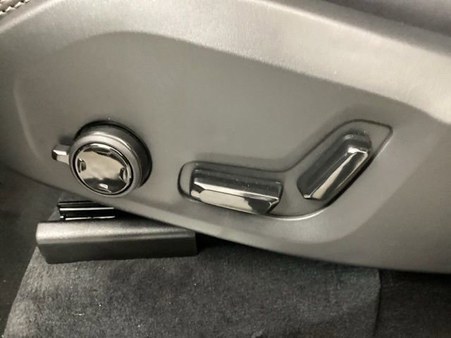 New 2026 Volvo XC90 B6 Ultra w/ Protection Package image 13