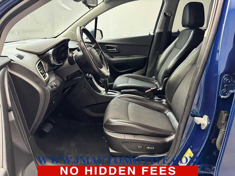 Used 2019 Chevrolet Trax LT w/ LT Convenience Package image 12