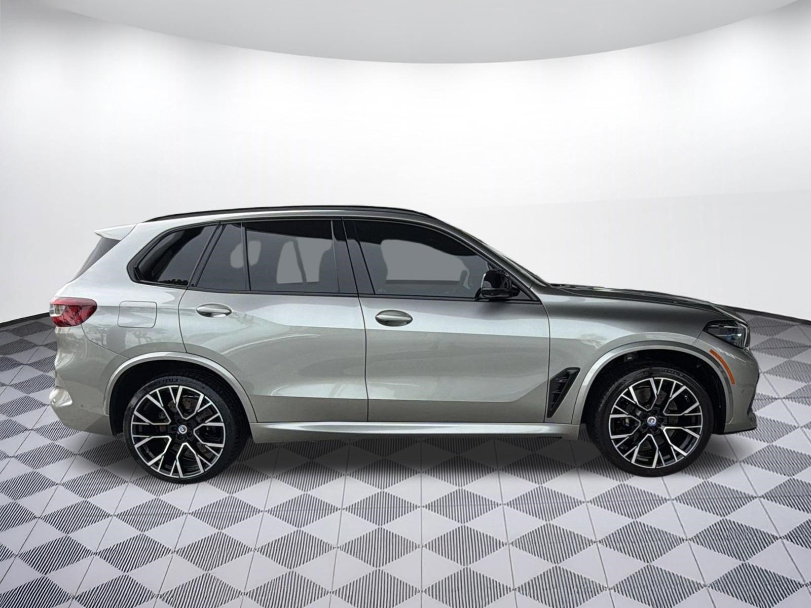 Used 2022 BMW X5 M w/ Competition Package 2 AWD/4WD image 8