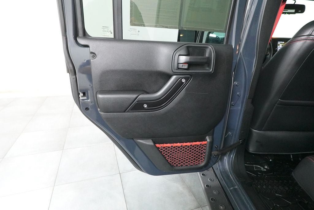 Used 2017 Jeep Wrangler Unlimited Rubicon AWD/4WD image 25