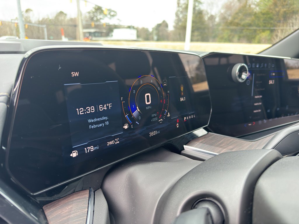 Used 2025 Chevrolet Suburban Premier w/ Sun And Tow Package image 15