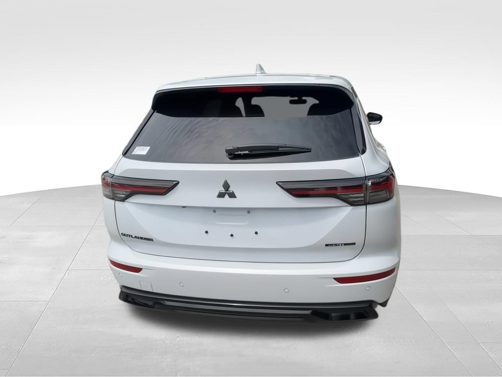 New 2026 Mitsubishi Outlander LE FWD image 7