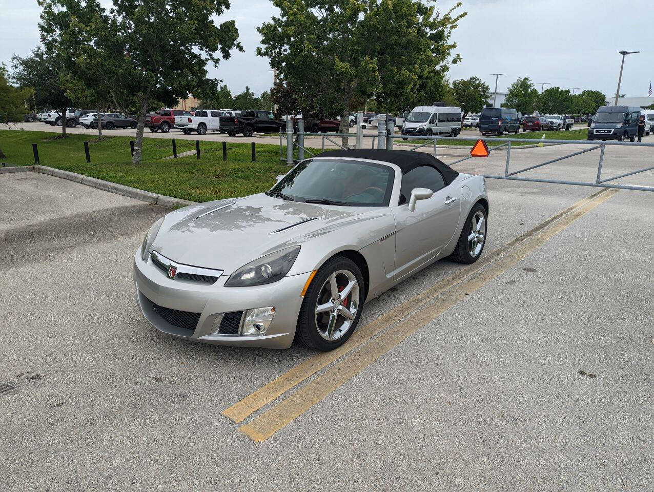 Used 2007 Saturn Sky Red Line image 2