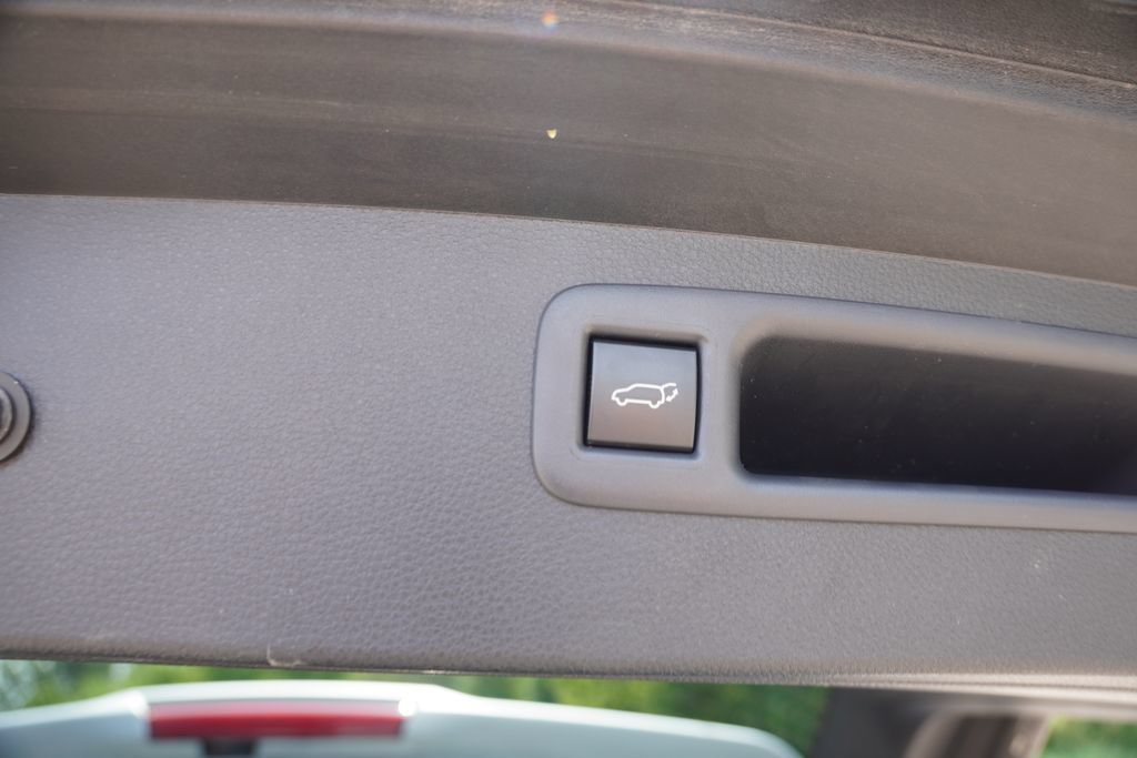 Used 2025 Toyota Highlander XSE AWD/4WD image 24