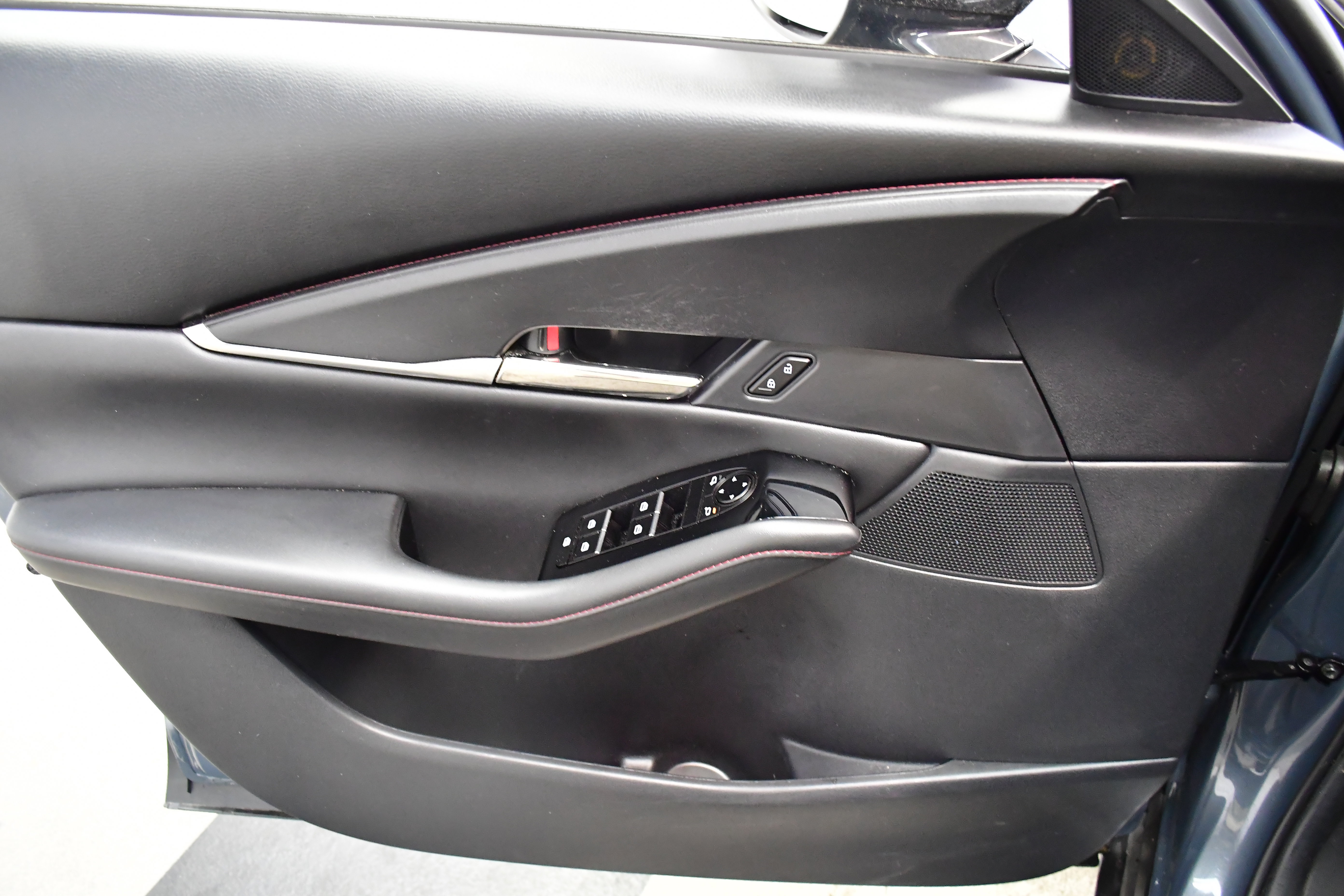 Used 2023 MAZDA CX-30 AWD 2.5 S w/ Preferred Package image 18