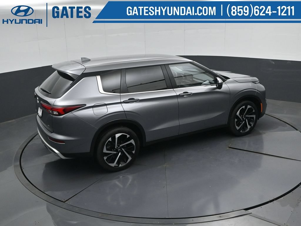 Used 2023 Mitsubishi Outlander SE FWD image 50