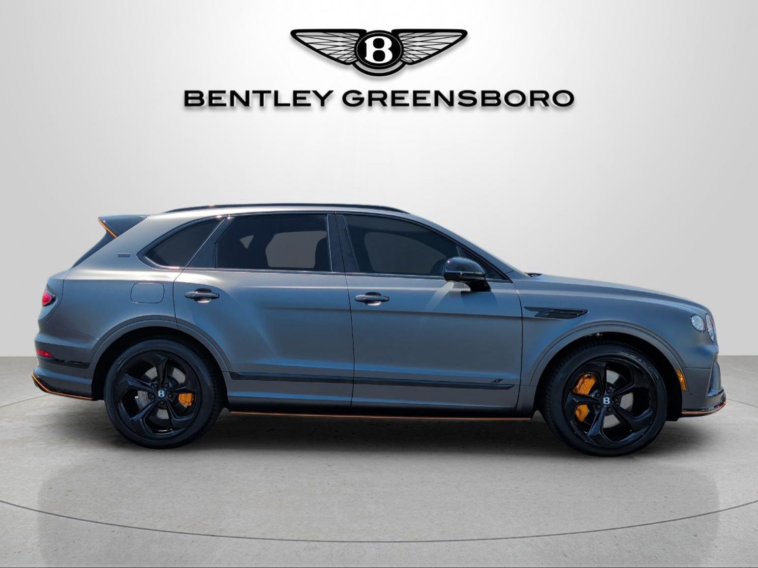Used 2025 Bentley Bentayga AWD/4WD image 12
