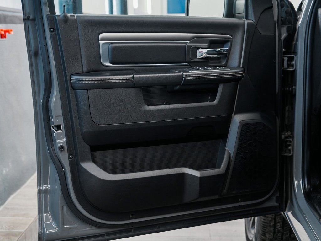 Used 2022 RAM 1500 Classic Warlock w/ Ceramic Gray Warlock Package image 11