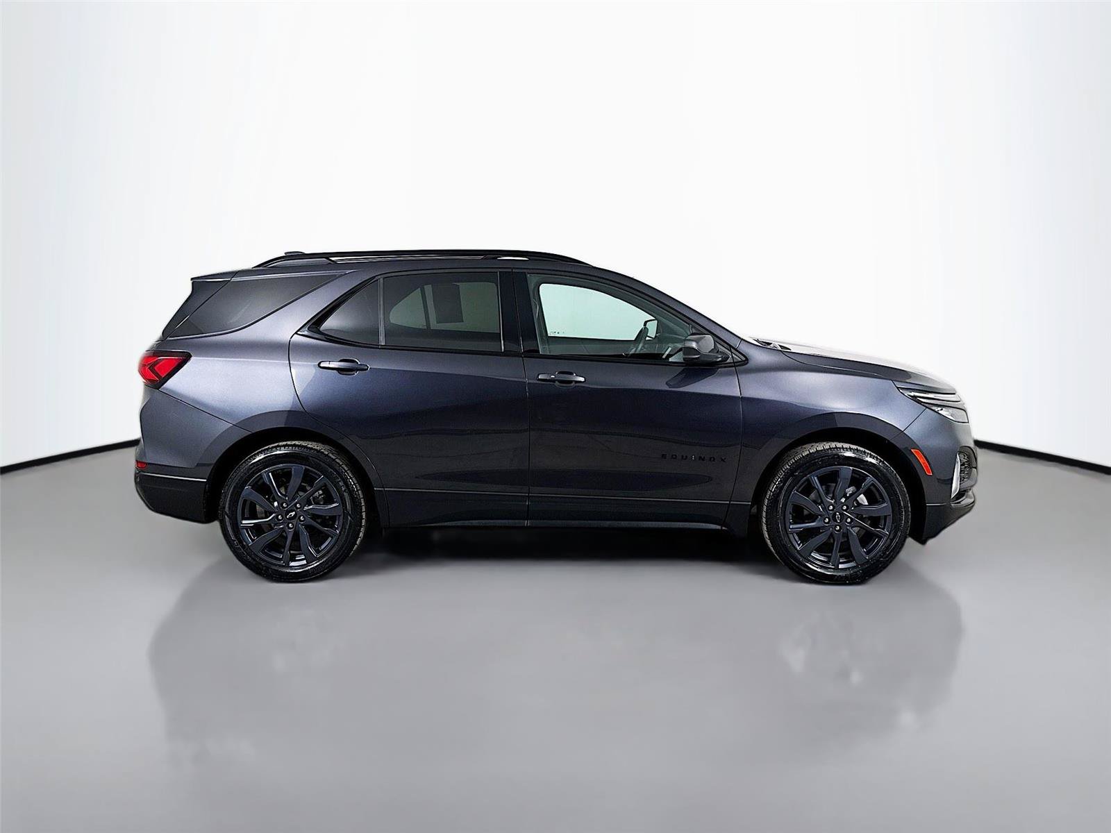 Used 2023 Chevrolet Equinox RS AWD/4WD image 10