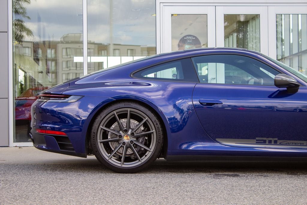 Used 2024 Porsche 911 Carrera T w/ Sportdesign Package RWD image 6