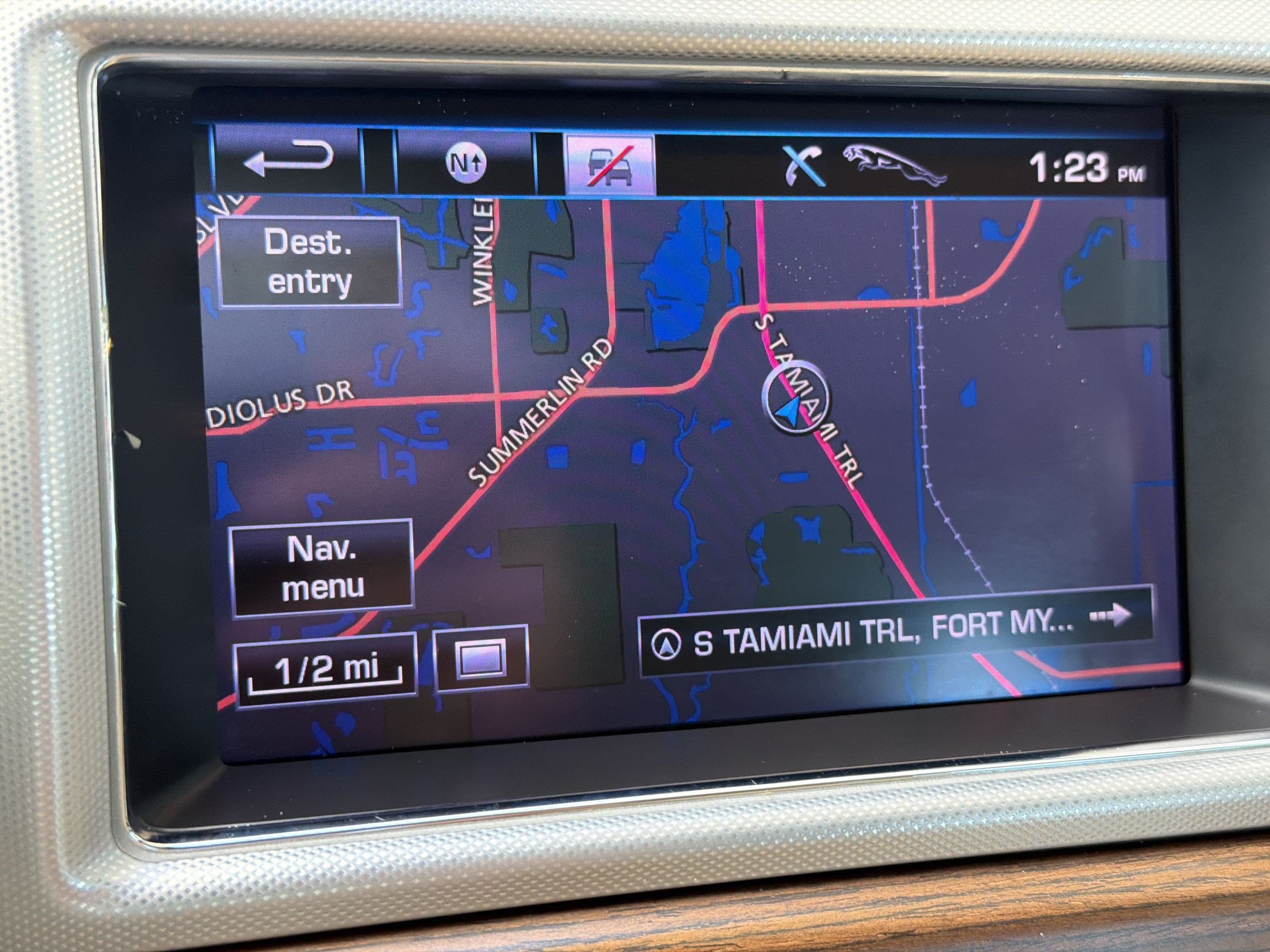 Used 2013 Jaguar XF RWD image 26