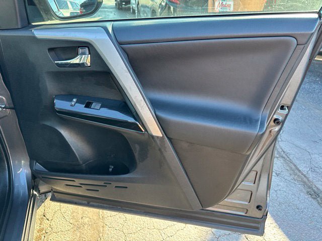 Used 2016 Toyota RAV4 Limited FWD image 28