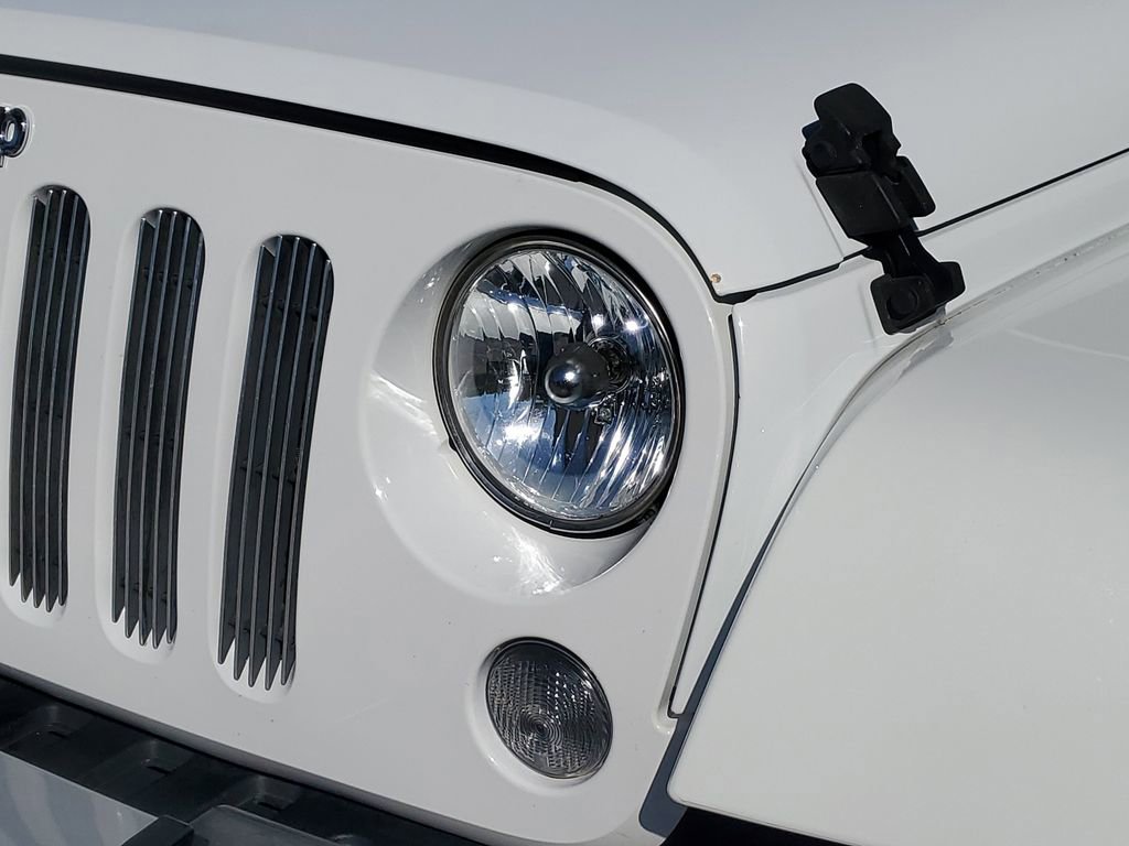 Used 2015 Jeep Wrangler Unlimited Sahara w/ Trailer Tow Group image 9