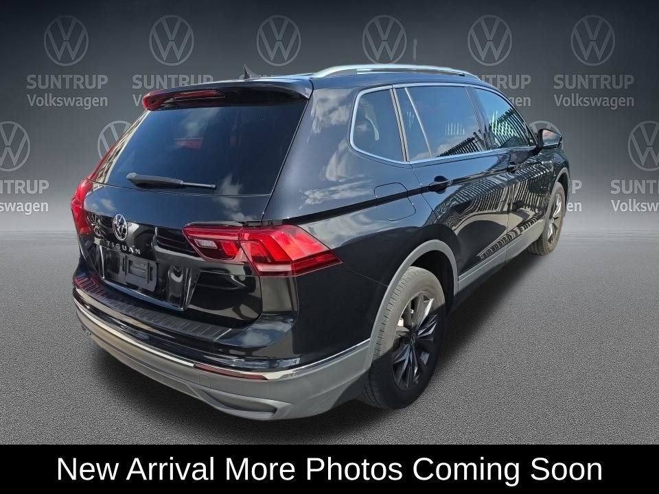 Used 2023 Volkswagen Tiguan SE image 3