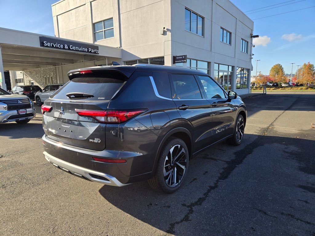 New 2025 Mitsubishi Outlander SEL image 5