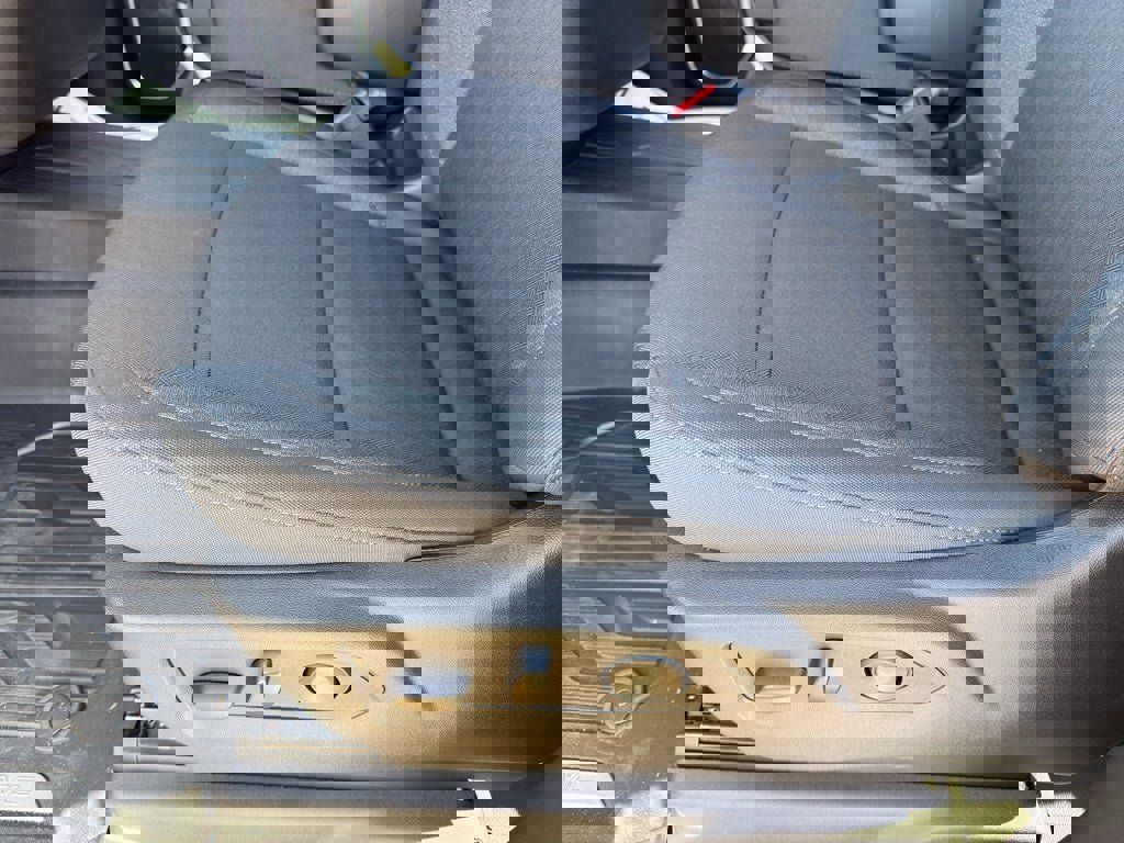 New 2026 GMC Sierra 1500 SLE image 13