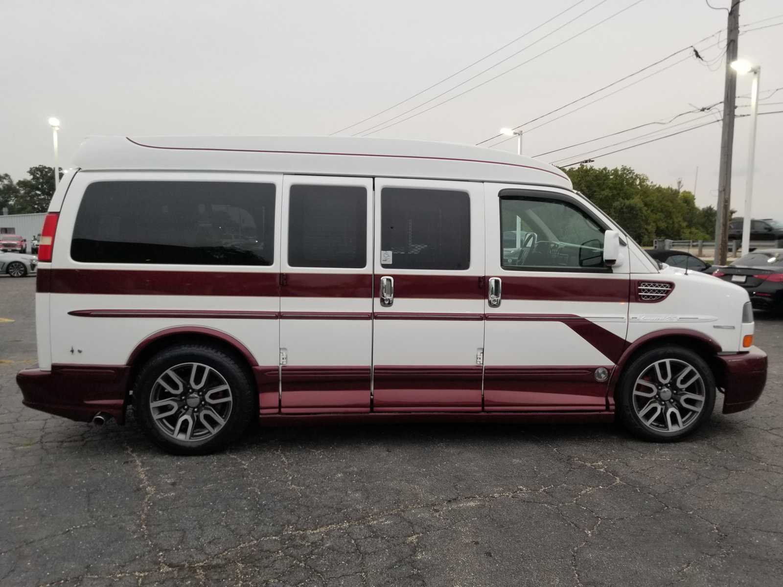 Used 2012 GMC Savana 1500 image 9