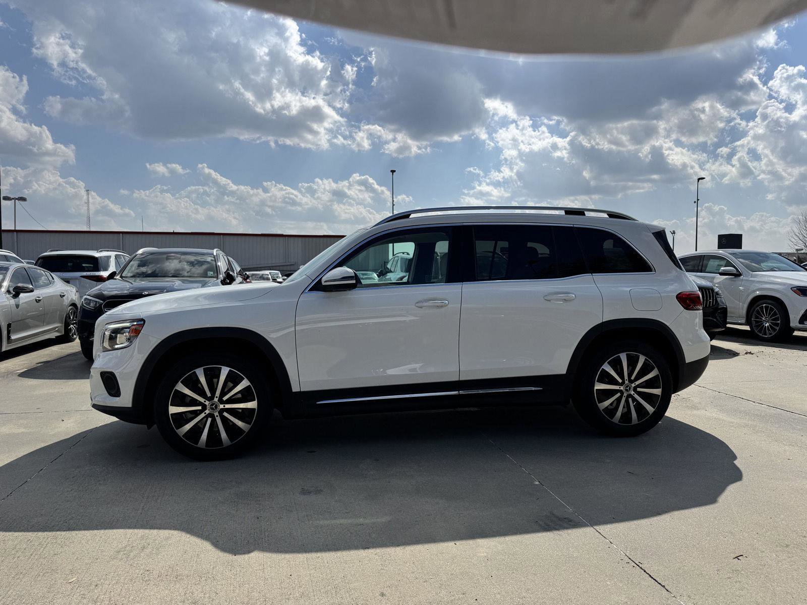 Certified 2022 Mercedes-Benz GLB 250 w/ Premium Package image 16