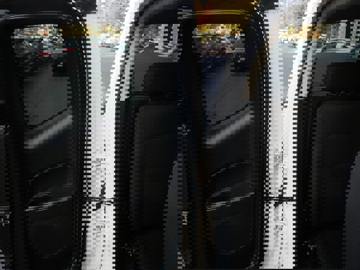 Used 2020 GMC Canyon SLE w/ Elevation Edition image 27