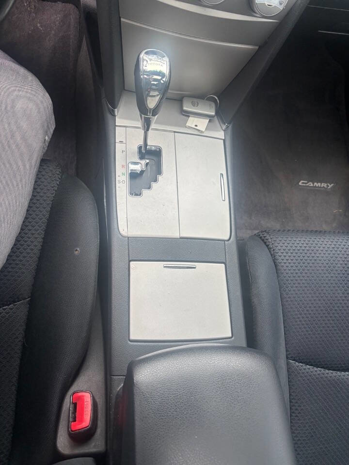 Used 2011 Toyota Camry SE w/ SE Extra-Value Pkg #1 image 10