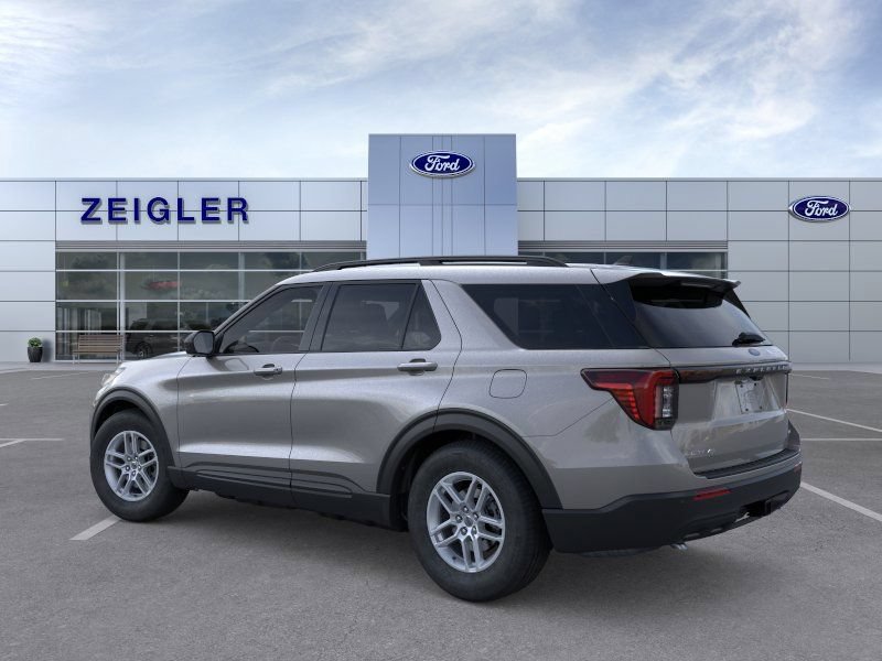 New 2026 Ford Explorer Active AWD/4WD image 4