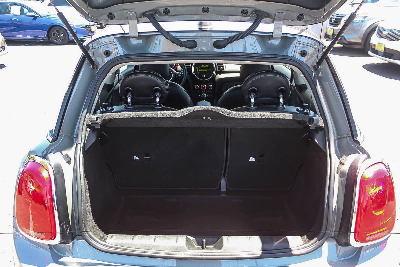 Used 2017 MINI Cooper 2-Door Hardtop FWD image 32