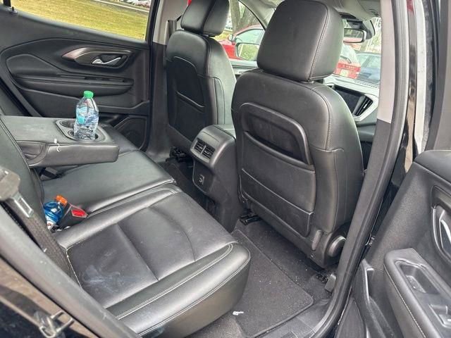 Used 2023 GMC Terrain SLT w/ Elevation Edition image 30