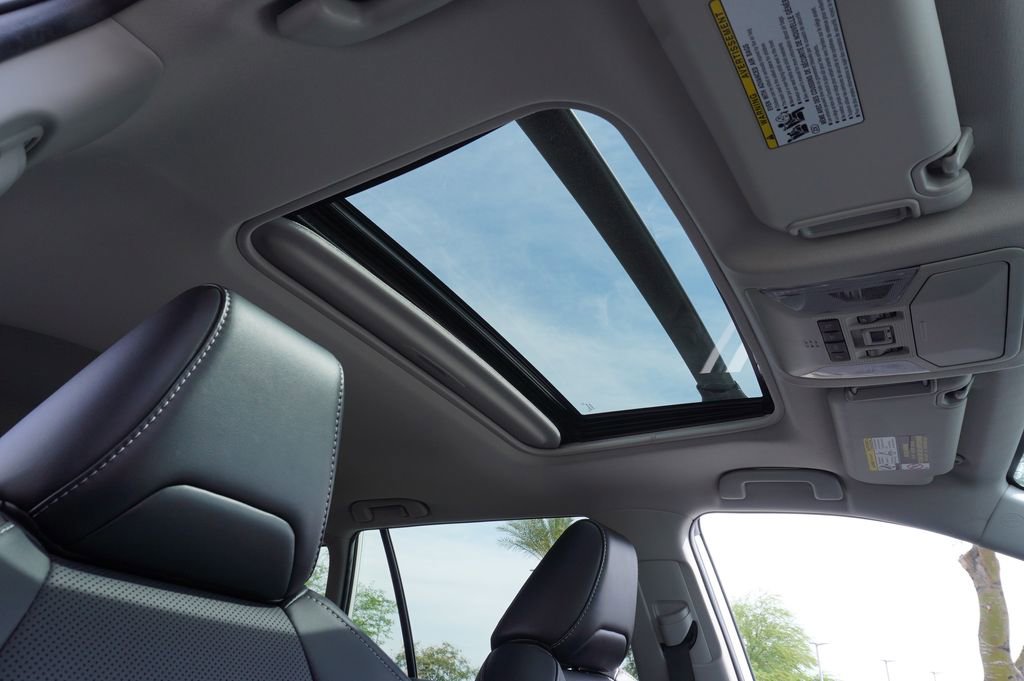 Used 2022 Toyota RAV4 Limited image 13