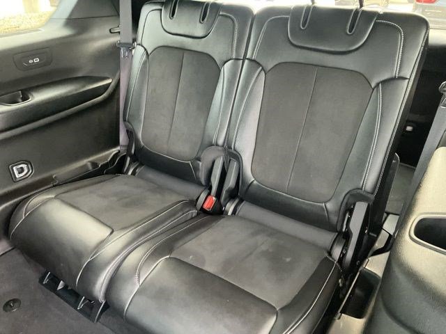 Used 2023 Jeep Grand Cherokee L Laredo AWD/4WD image 26