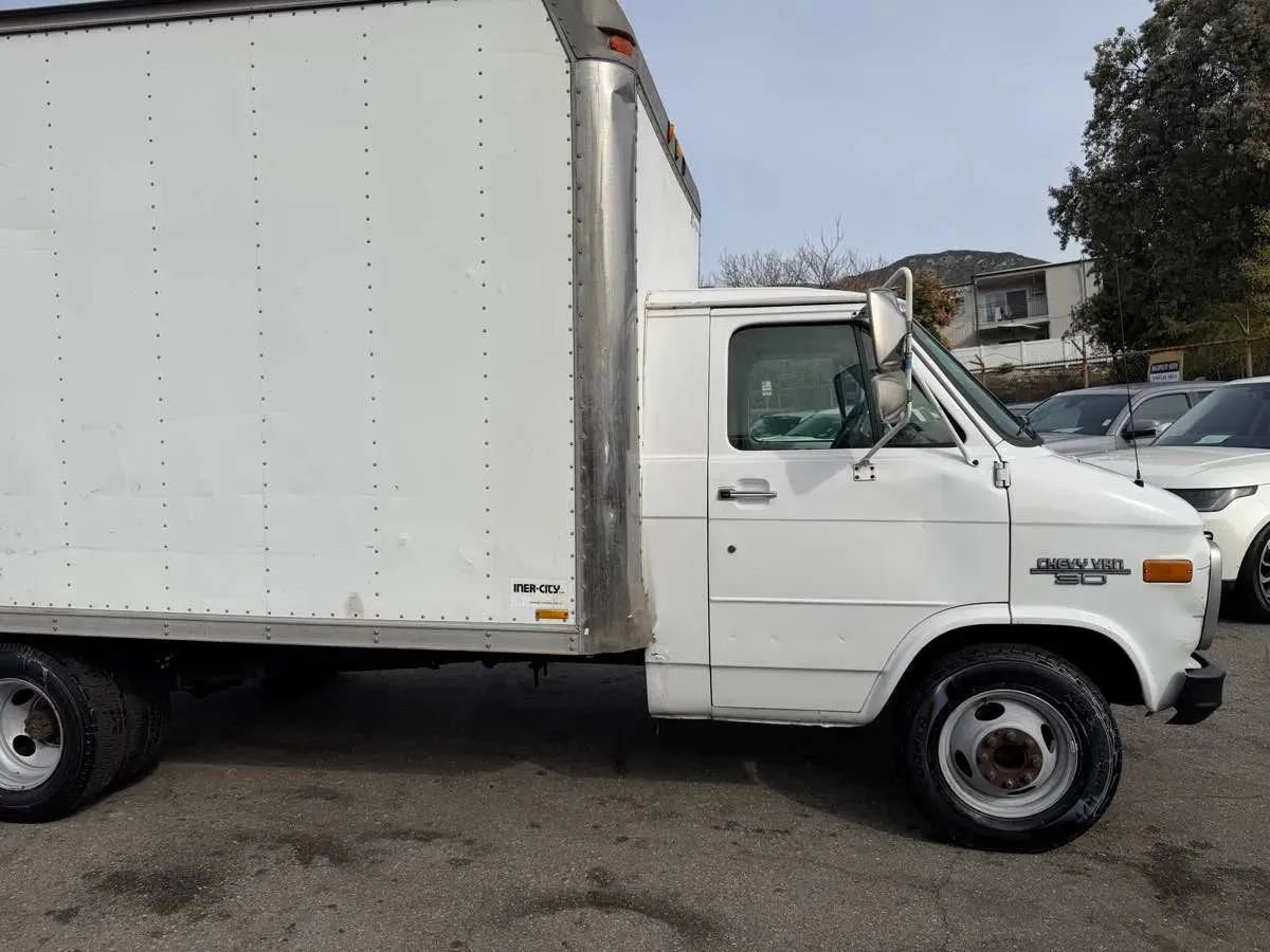 Used 1995 Chevrolet G30 RWD image 10