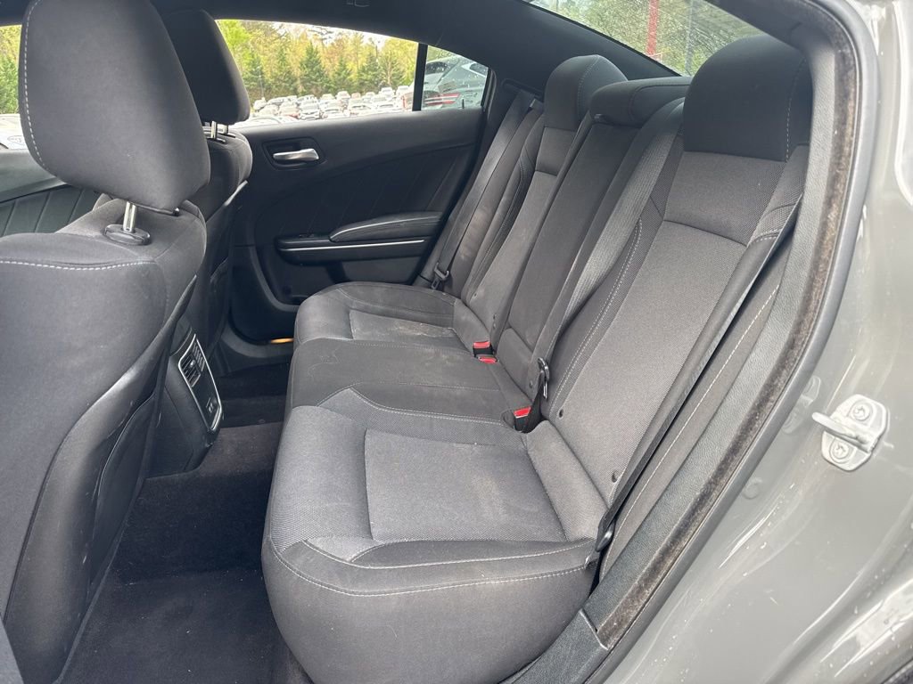 Used 2019 Dodge Charger SXT image 4