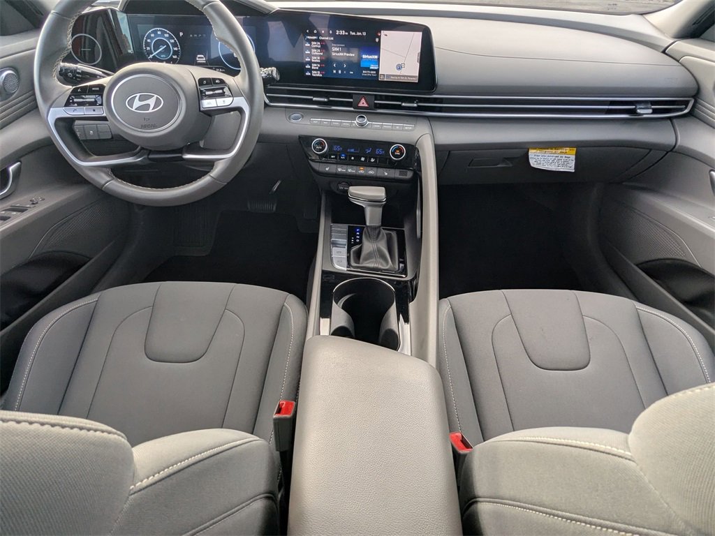 Certified 2024 Hyundai Elantra SEL w/ Convenience Package image 17