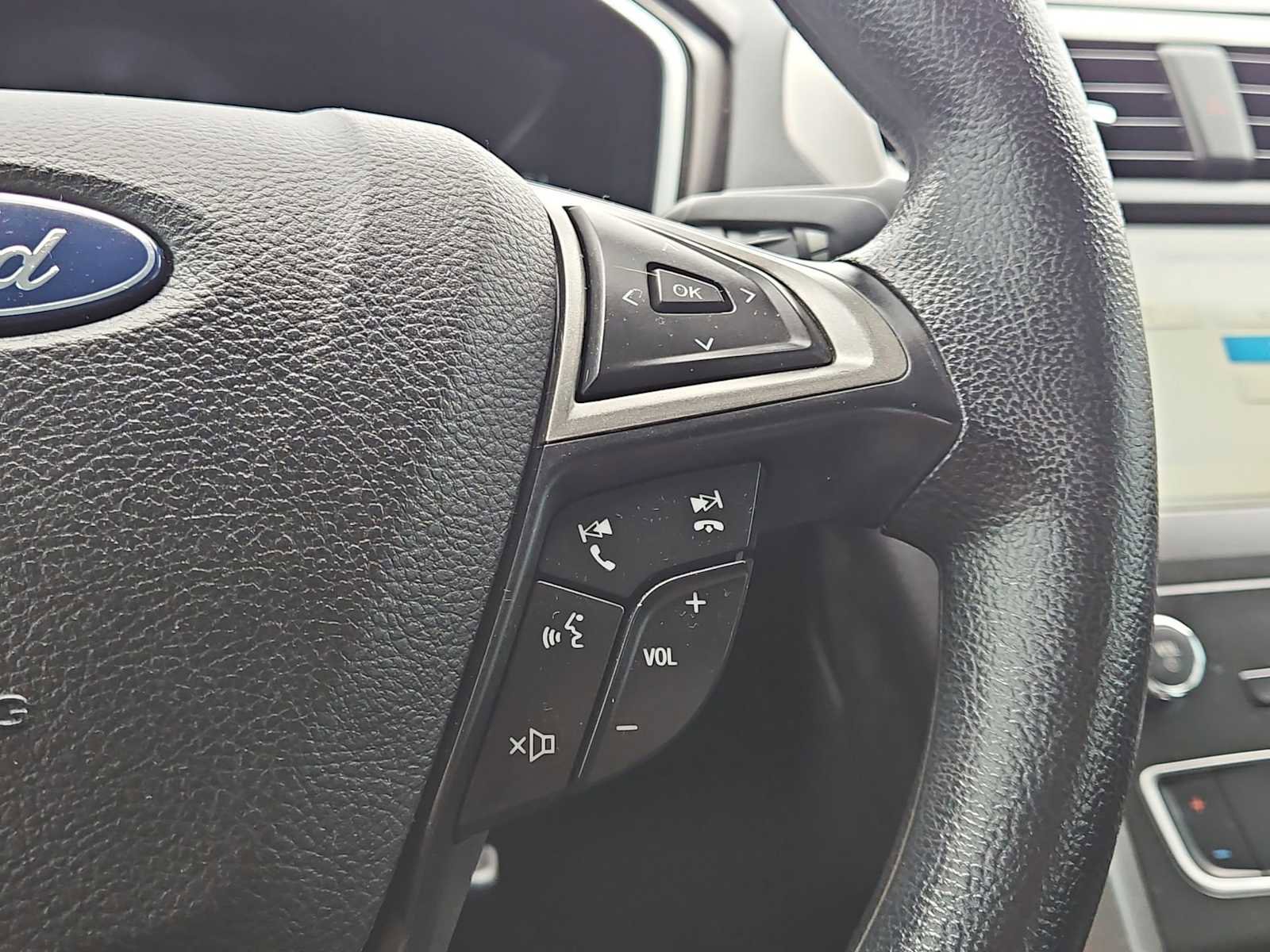 Used 2019 Ford Fusion SE image 24