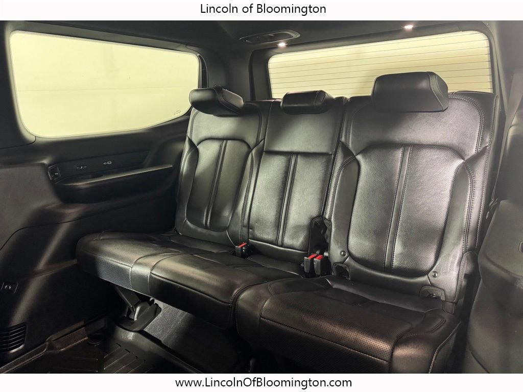Used 2023 Jeep Wagoneer Series III w/ Preferred Equipment Group AWD/4WD image 13
