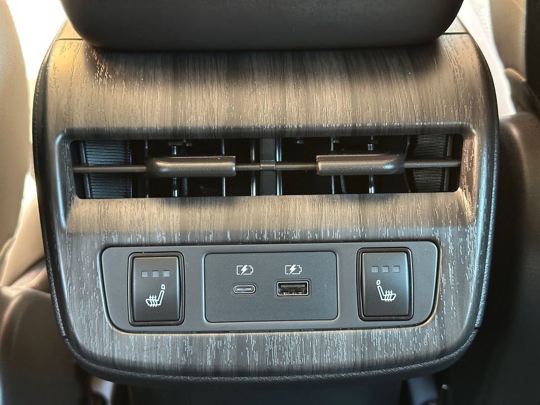 Used 2023 Nissan Ariya Evolve+ image 48