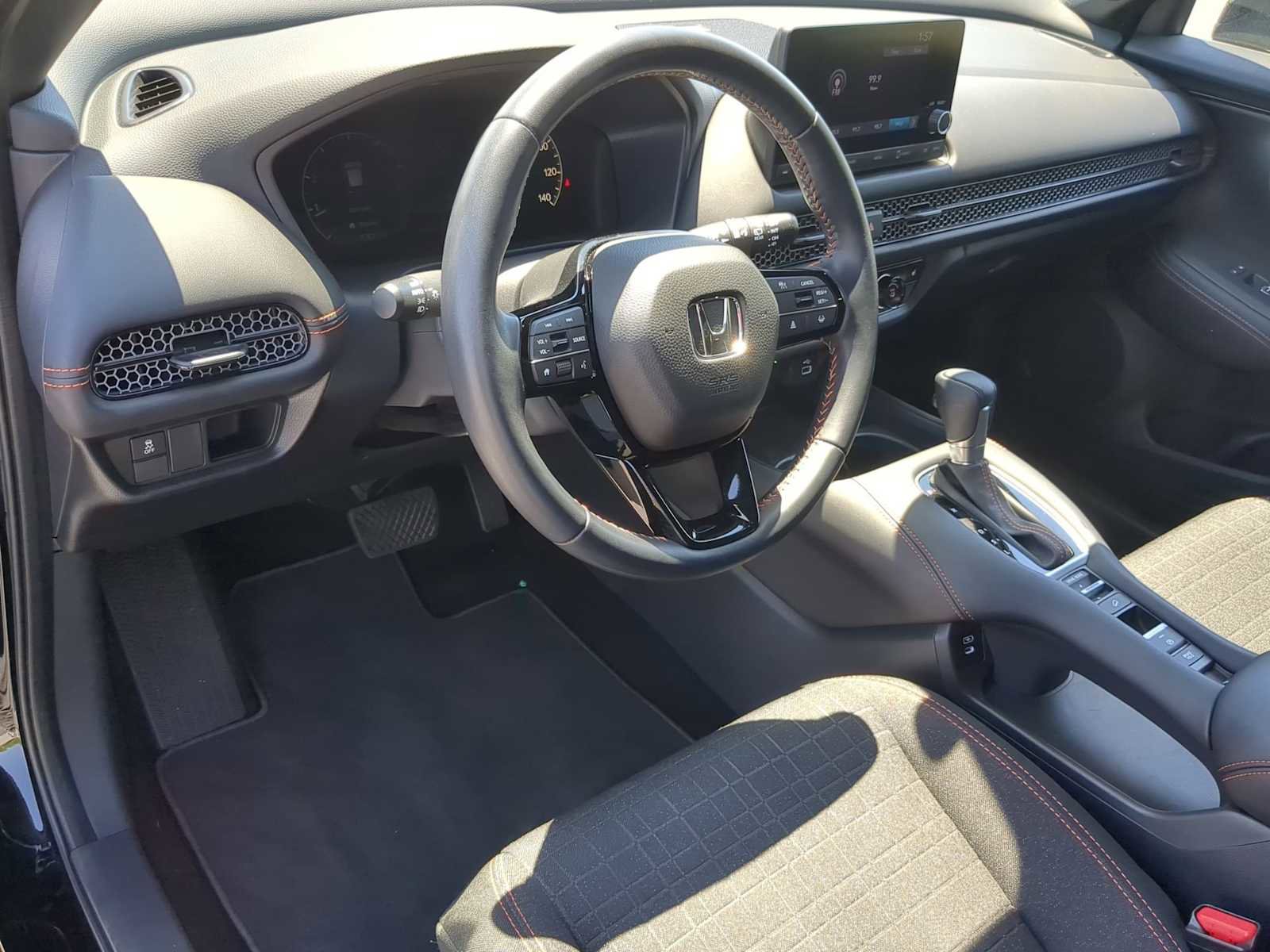 Used 2025 Honda HR-V Sport image 14