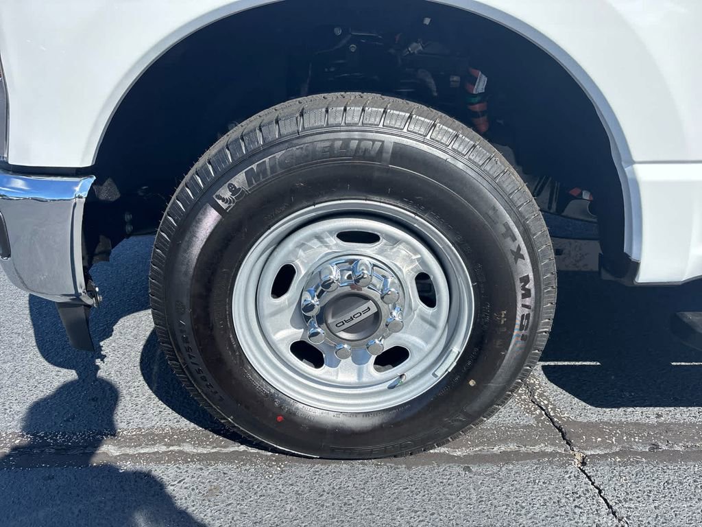 New 2026 Ford F350 XL w/ XL Chrome Package image 28