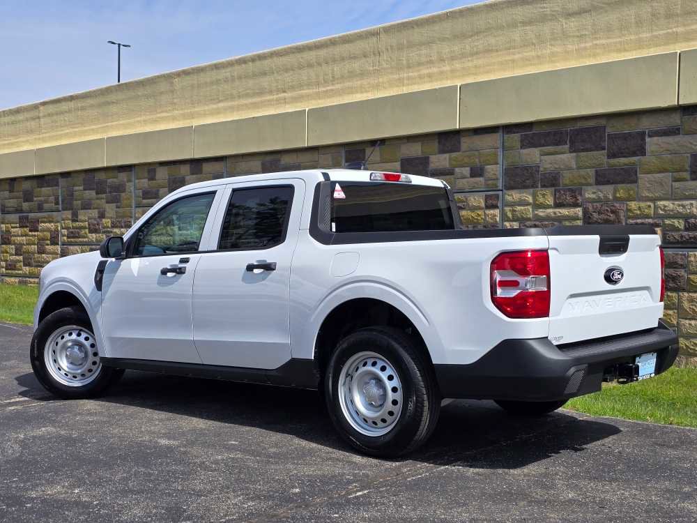 Used 2025 Ford Maverick XL w/ Equipment Group 102A image 9