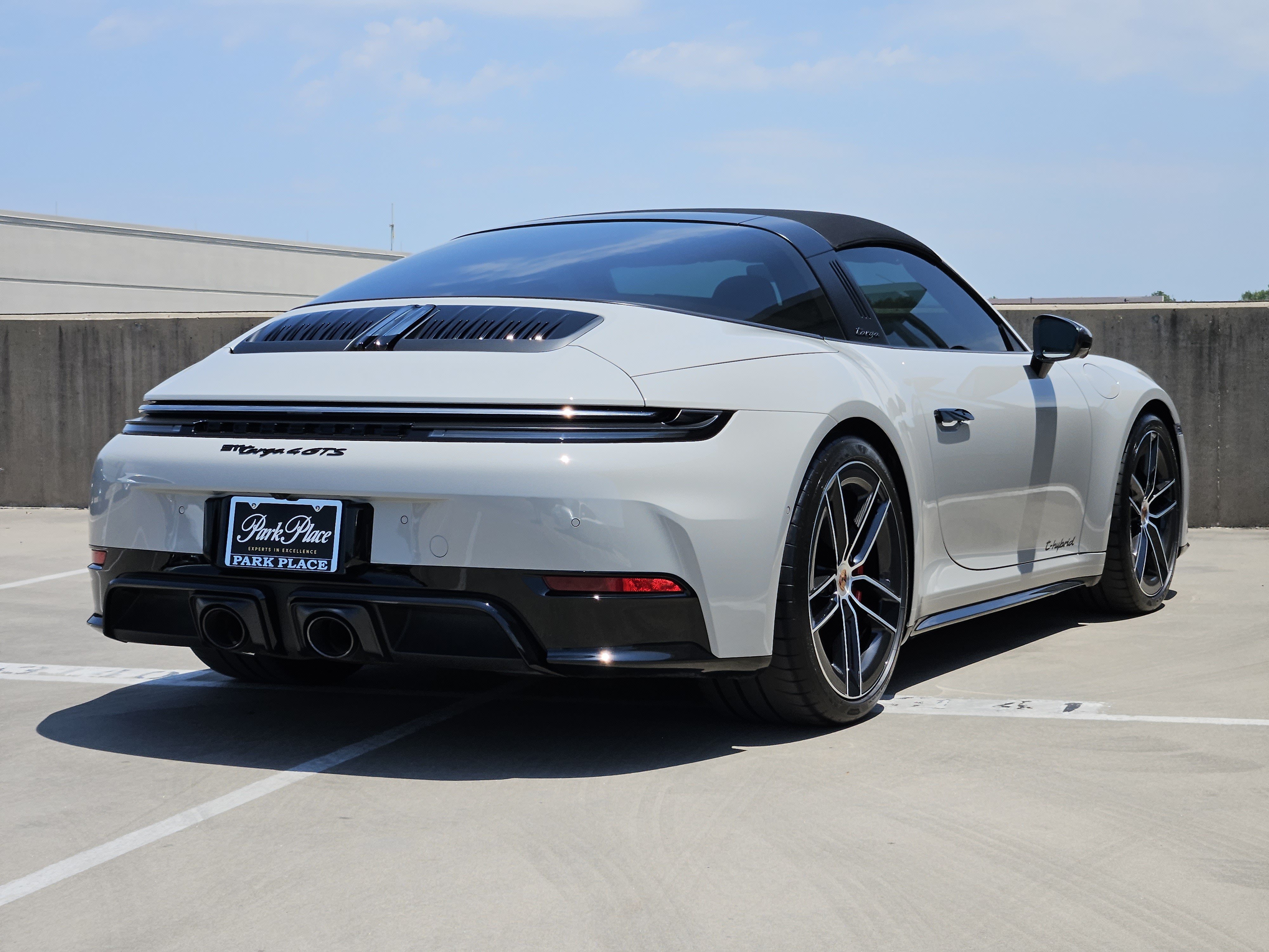 Certified 2026 Porsche 911 Targa 4 GTS AWD/4WD image 8