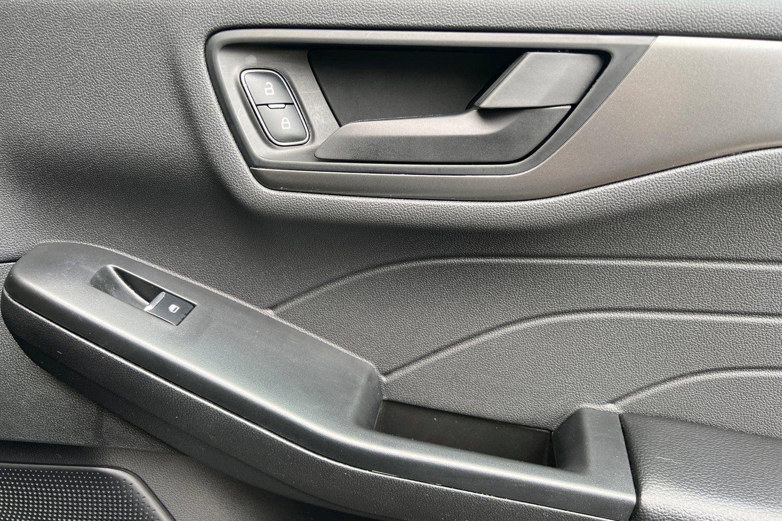 Used 2025 Ford Escape Active image 23