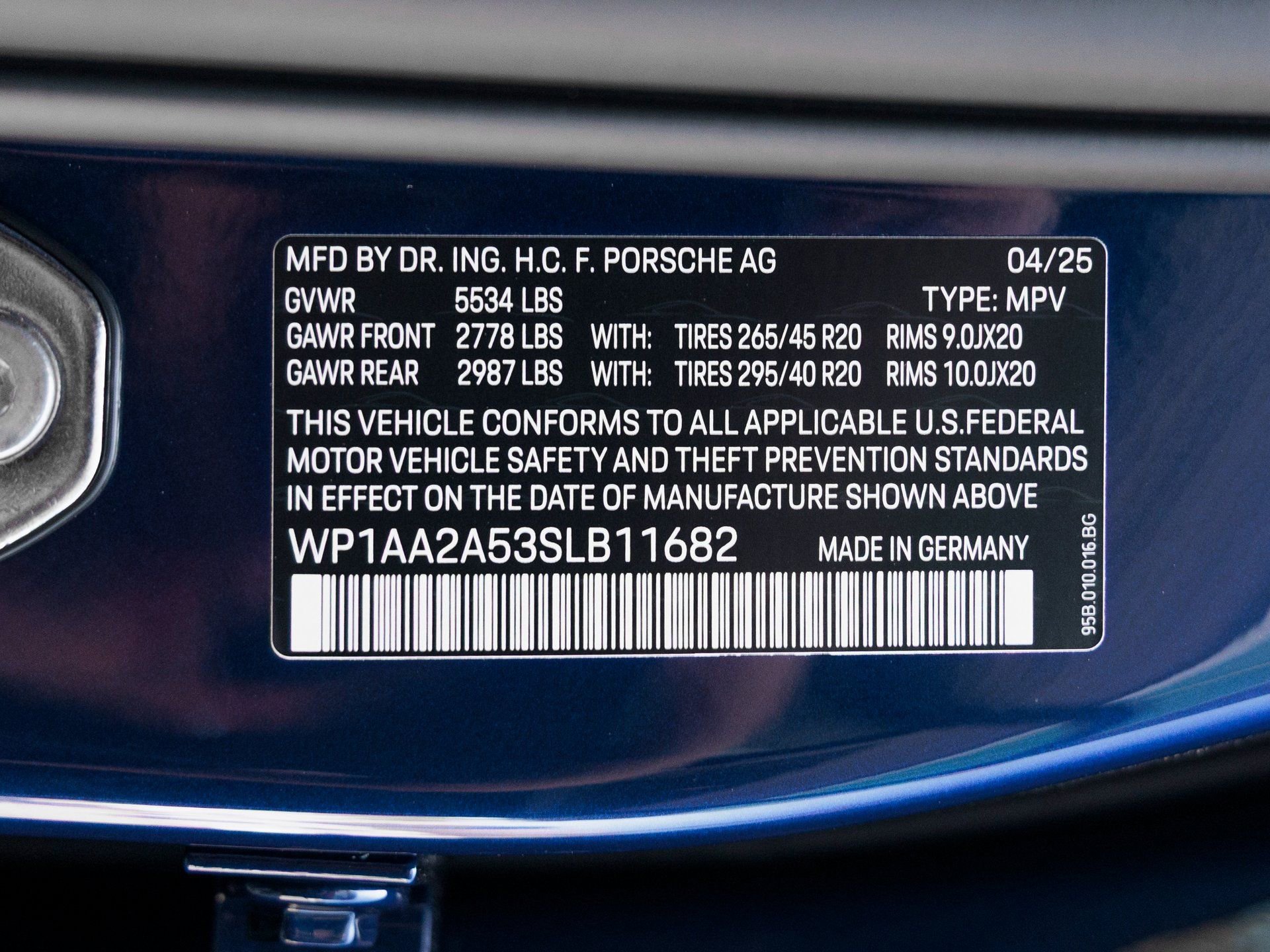 New 2025 Porsche Macan AWD/4WD image 31