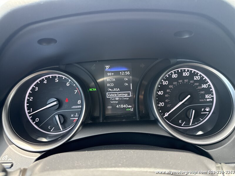 Used 2024 Toyota Camry SE w/ Cold Weather Package FWD image 18