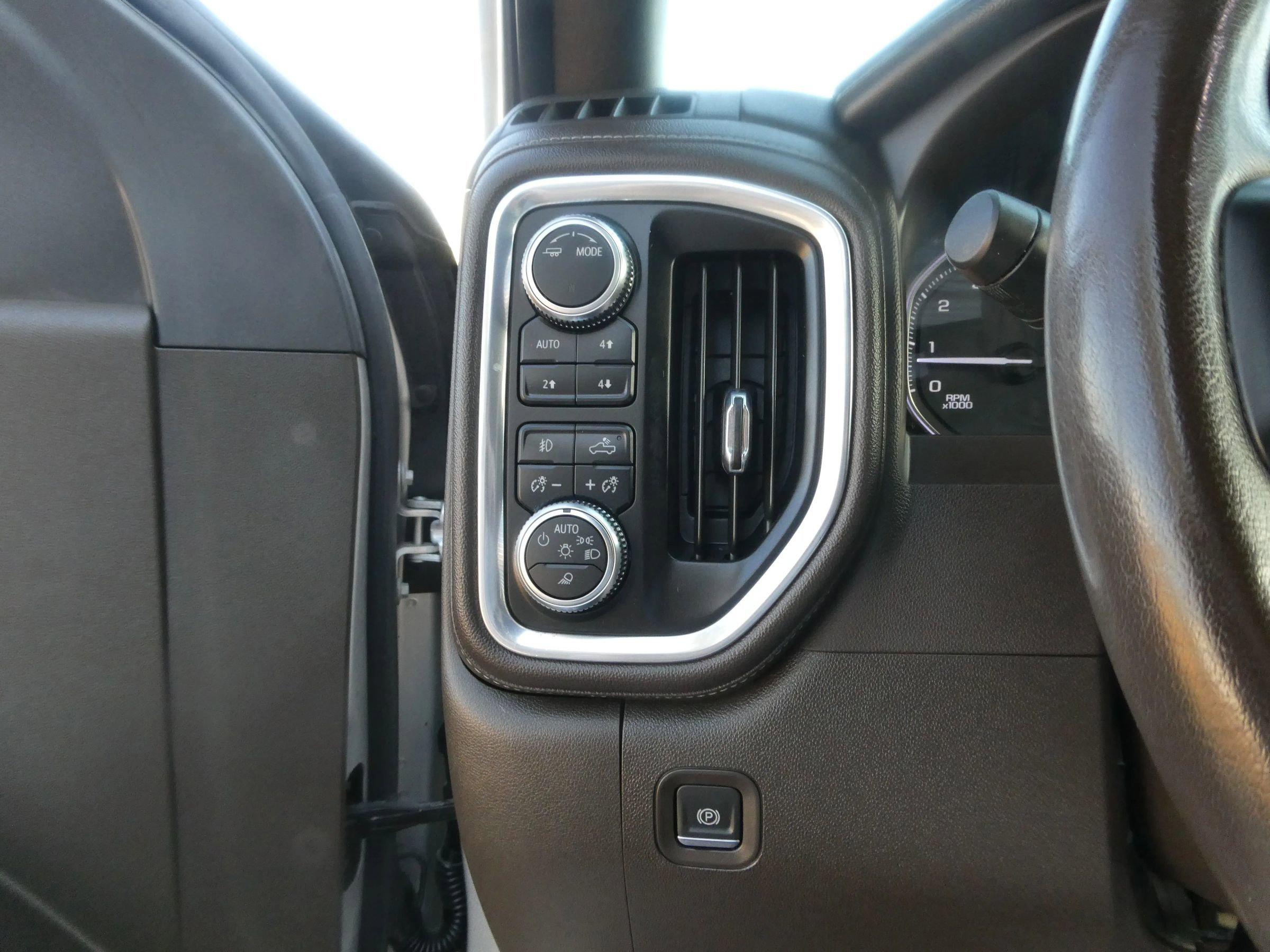 Used 2022 GMC Sierra 1500 SLT w/ SLT Convenience Package image 16