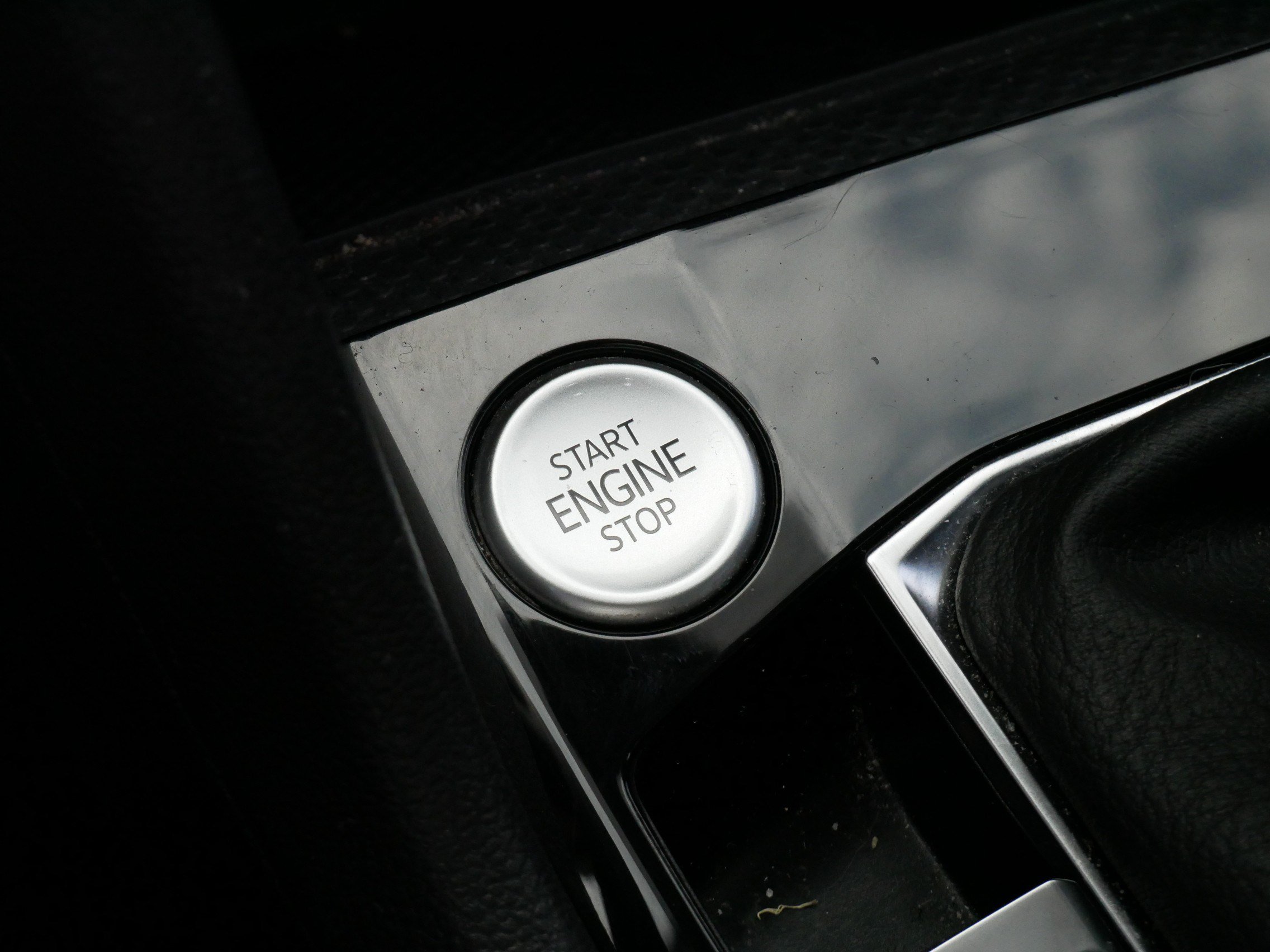 Certified 2023 Volkswagen Taos SEL AWD/4WD image 28