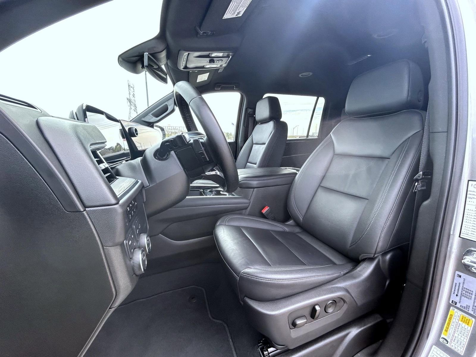 Certified 2025 Chevrolet Suburban Z71 AWD/4WD image 10
