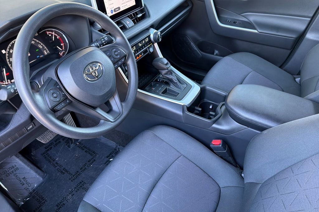 Used 2024 Toyota RAV4 XLE w/ Convenience Package image 10