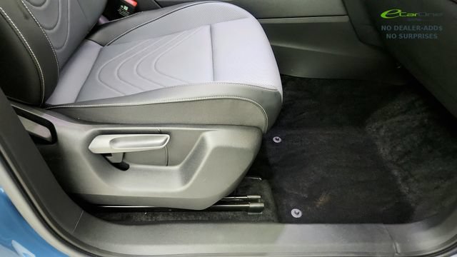 Used 2025 Volkswagen Tiguan SE R-Line FWD image 42