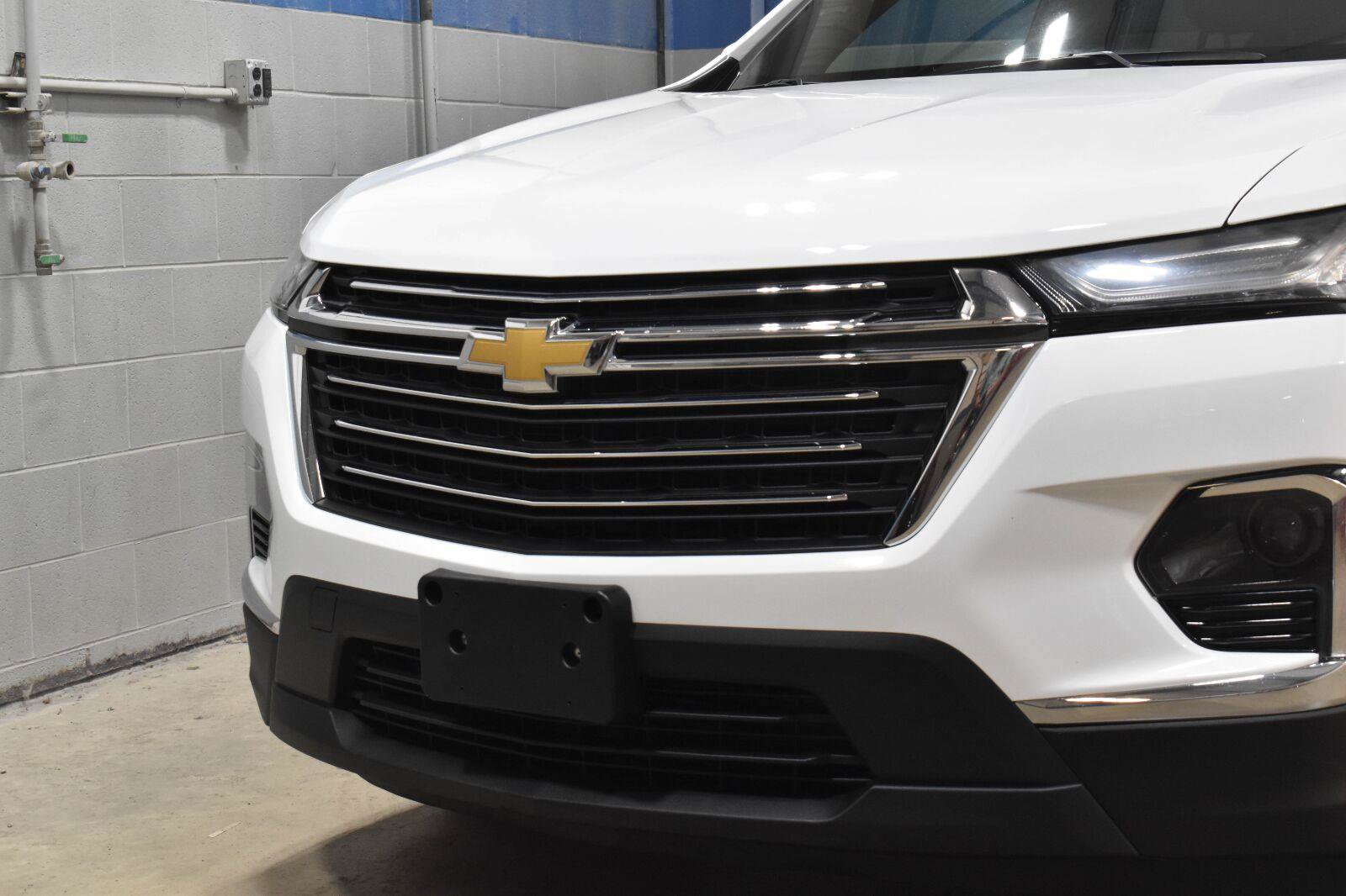 Used 2023 Chevrolet Traverse LT w/ LPO, Floor Liner Package AWD/4WD image 33