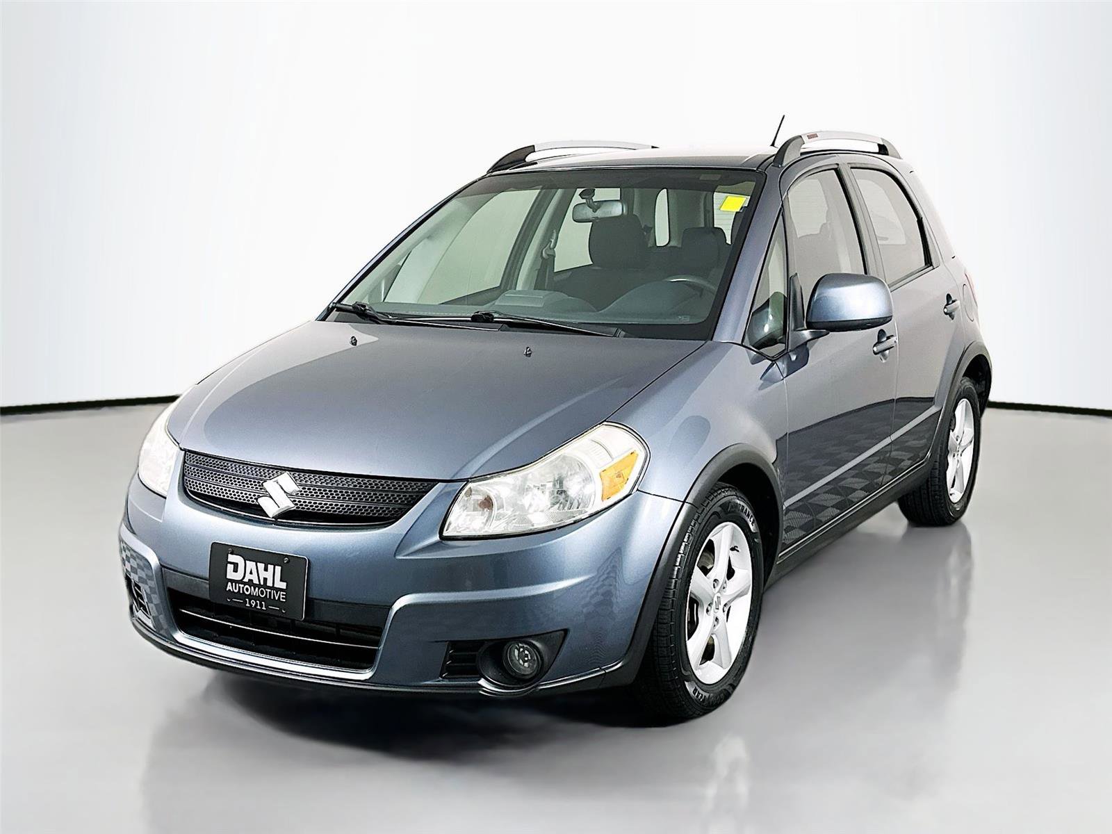 Used 2009 Suzuki SX4 AWD Hatchback w/ Touring Pkg image 4